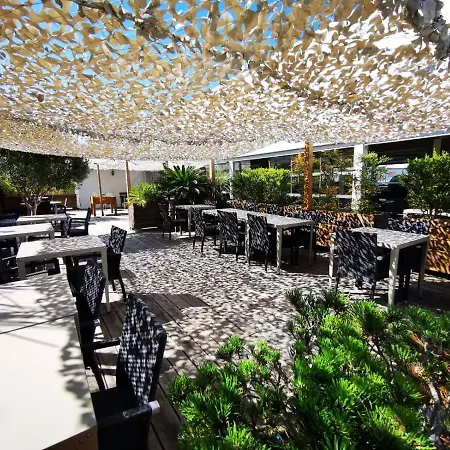 Campanile Ouest - Croix D'argent Hotel