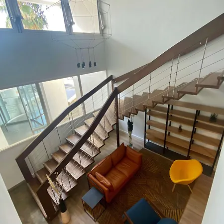 מלון Campanile Ouest - Croix D'argent 4*