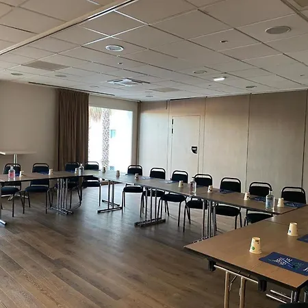 Campanile Ouest - Croix D'argent מלון 4*