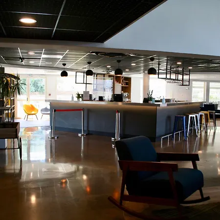 Campanile Ouest - Croix D'argent Hotel 4*