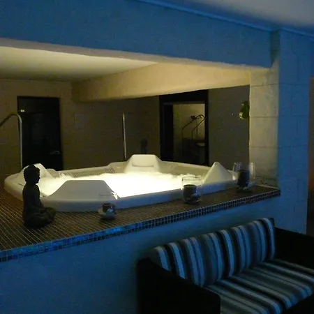 Campanile Ouest - Croix D'argent 4*