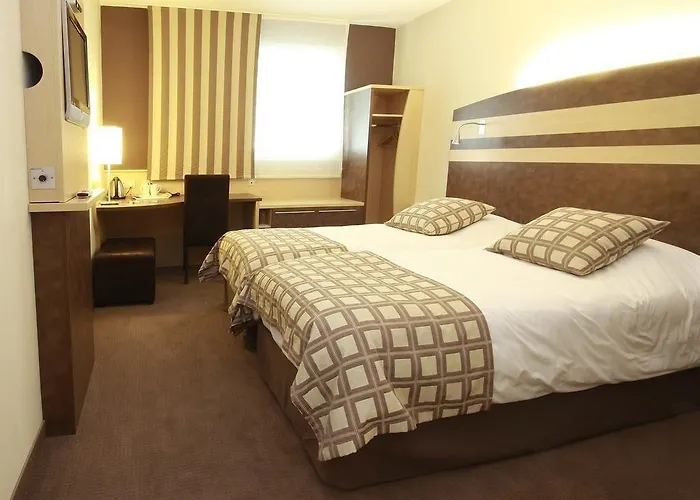 Campanile Ouest - Croix D'argent 4*