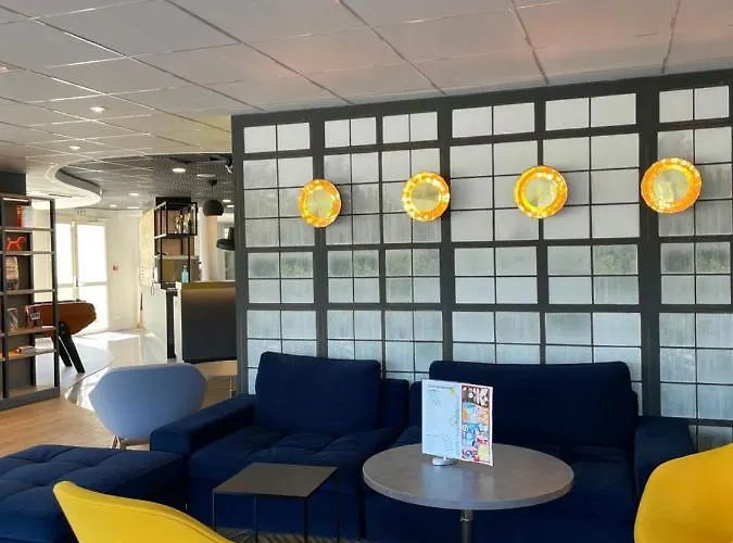 Campanile Ouest - Croix D'argent 4*