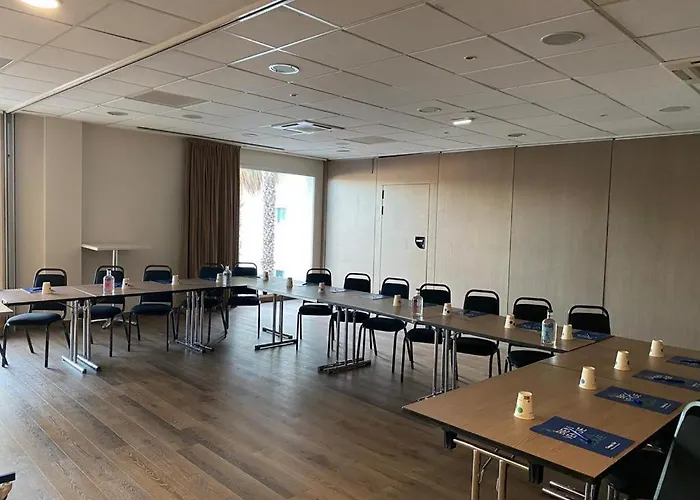 Campanile Ouest - Croix D'argent Hotel 4*