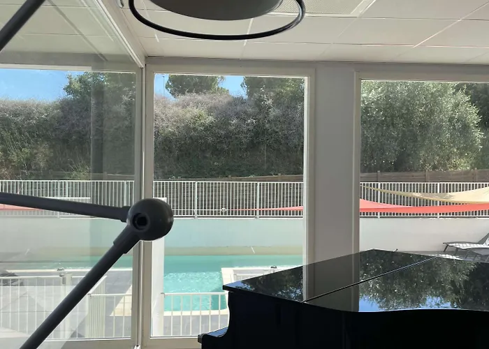 Campanile Ouest - Croix D'argent