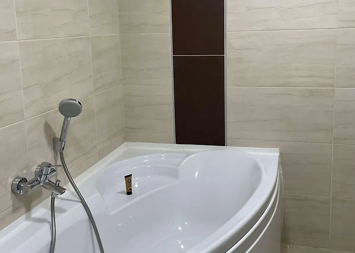 Campanile Ouest - Croix D'argent 4*