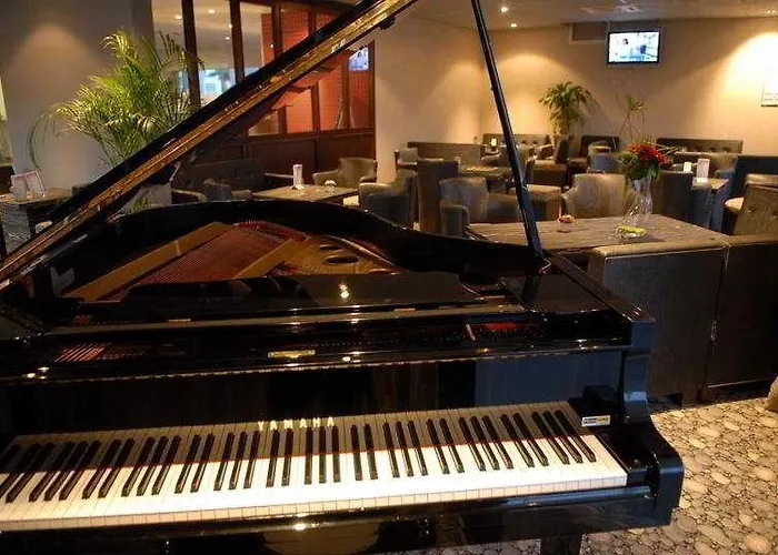 Campanile Ouest - Croix D'argent 4*