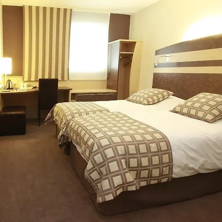 Campanile Ouest - Croix D'argent 4*