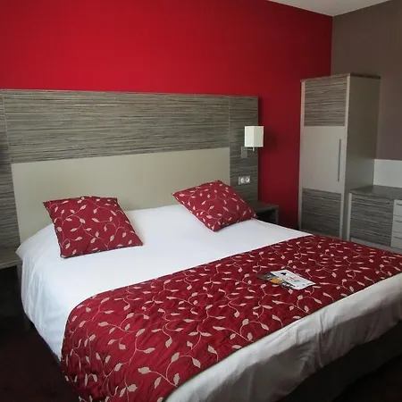 Campanile Ouest - Croix D'argent Hotel