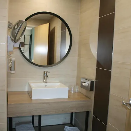 Campanile Ouest - Croix D'argent Szálloda 4*