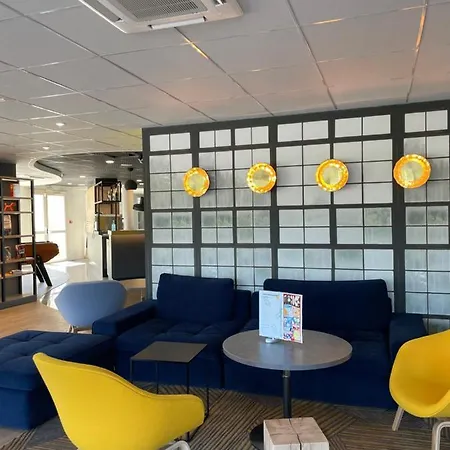 Campanile Ouest - Croix D'argent 4*