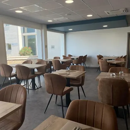 Campanile Ouest - Croix D'argent Hotel