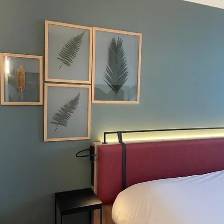 Campanile Ouest - Croix D'argent