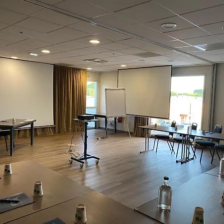 Campanile Ouest - Croix D'argent 4*