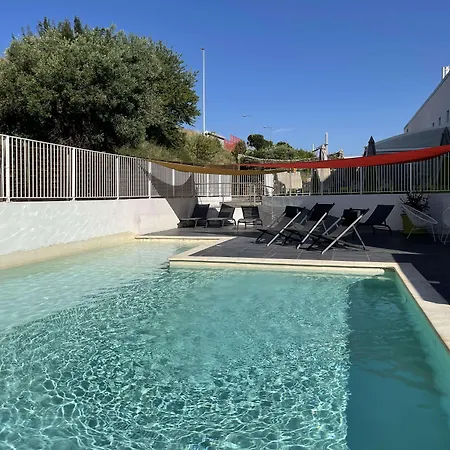 Szálloda Campanile Ouest - Croix D'argent 4*