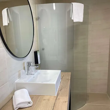 Campanile Ouest - Croix D'argent 4*