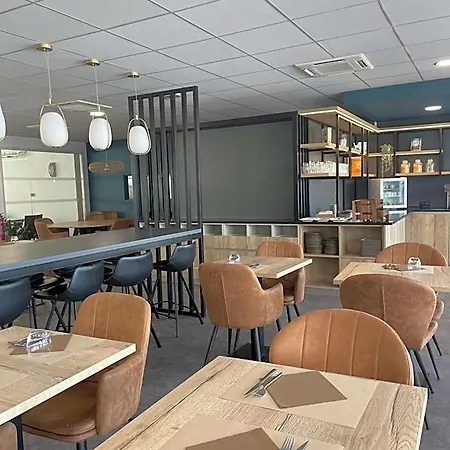 Campanile Ouest - Croix D'argent 4*