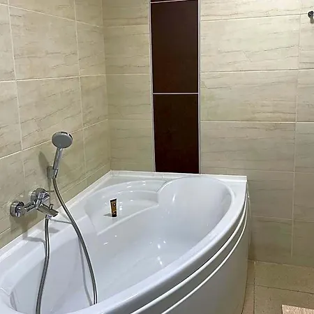 Campanile Ouest - Croix D'argent Hotel