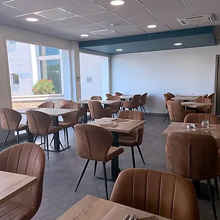 Campanile Ouest - Croix D'argent 4*