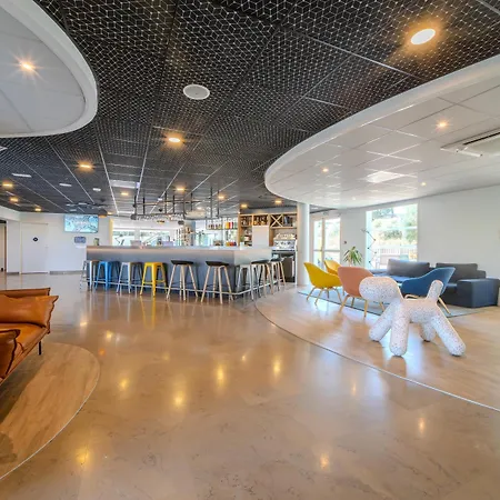 Hotel Campanile Ouest - Croix D'argent 4*