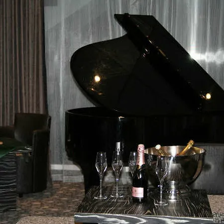 Campanile Ouest - Croix D'argent 4*