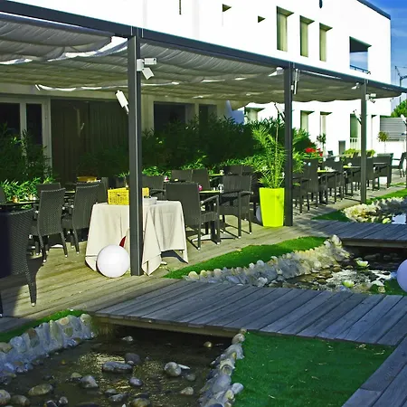 Campanile Ouest - Croix D'argent Hotel 4*