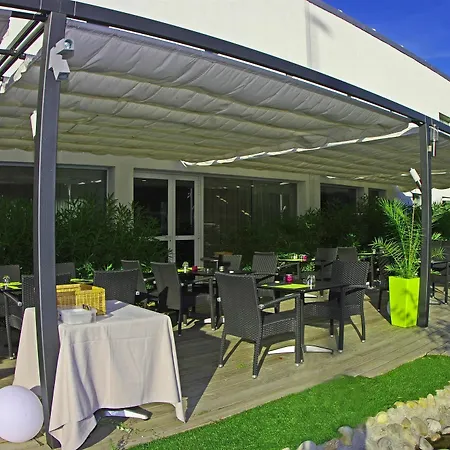 Campanile Ouest - Croix D'argent 4*