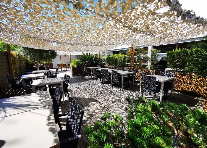 Campanile Ouest - Croix D'argent Hotel