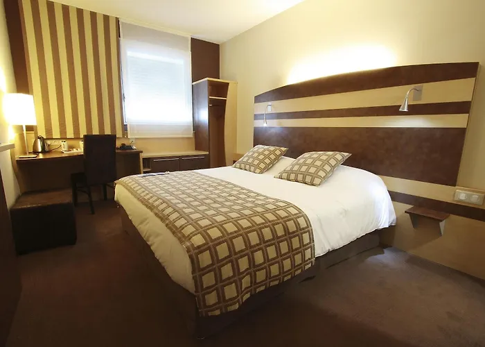 Campanile Ouest - Croix D'argent