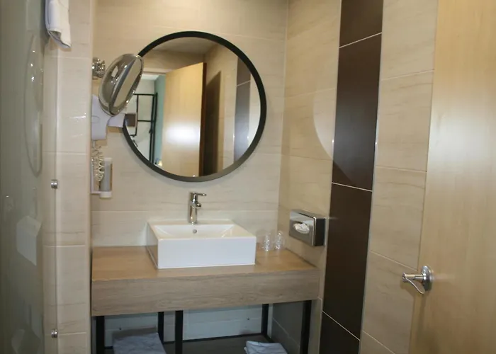 Campanile Ouest - Croix D'argent Hotel 4*