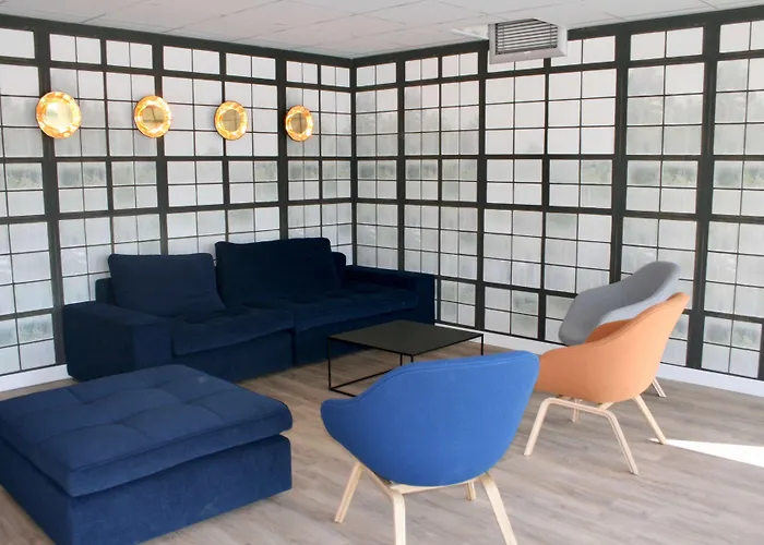 Campanile Ouest - Croix D'argent Hotel 4*