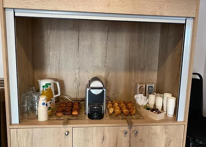 Campanile Ouest - Croix D'argent Hotel