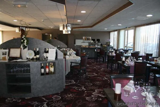 Campanile Ouest - Croix D'argent