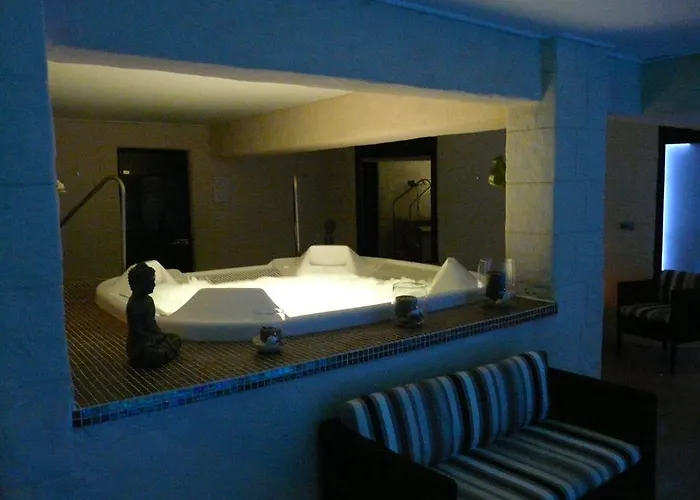 Campanile Ouest - Croix D'argent 4*