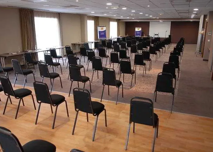 Campanile Ouest - Croix D'argent Hotel 4*