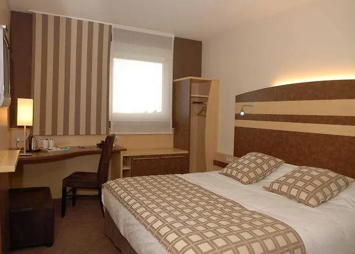 Campanile Ouest - Croix D'argent 4*