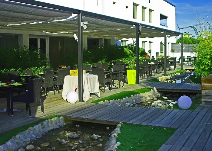 Campanile Ouest - Croix D'argent Hotel 4*