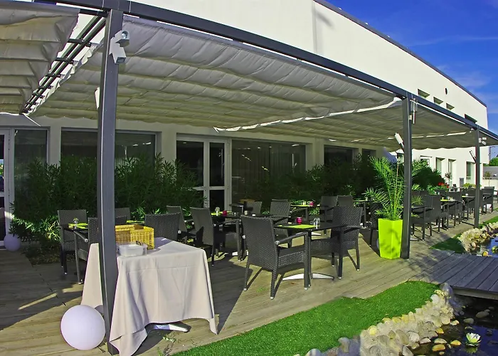 Campanile Ouest - Croix D'argent 4*